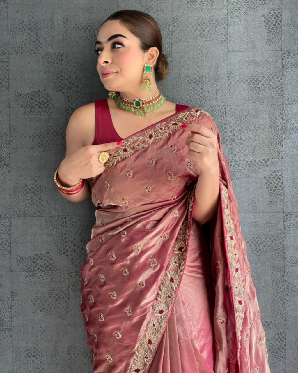 Buy Dark Onion Pink & Brown - Semi Kanchipuram Silk with zari buttas on the  body & contrast border online | T. Nagar from ShrusEternity