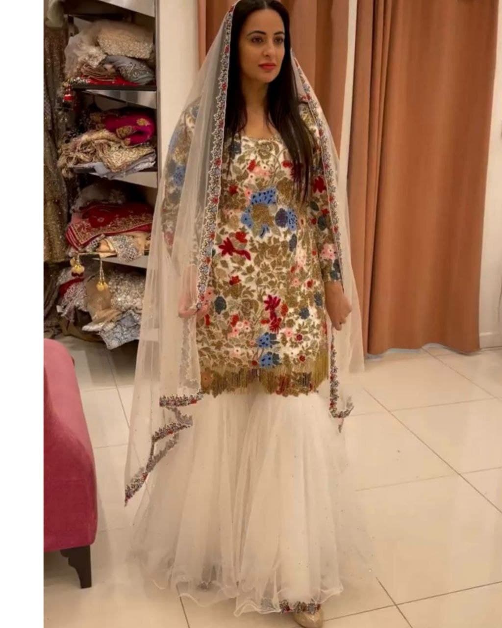Exclusive White Pure Georgette Embroidery Work Pakistani Suit With Dupatta (LQSR1338)