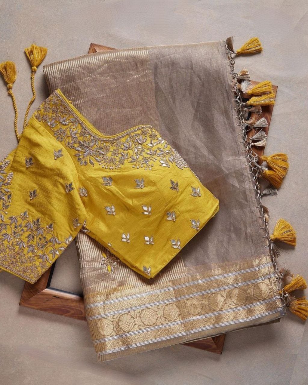 Brown Soft Silk Jacquard Work Saree With Blouse (LQHV6074)