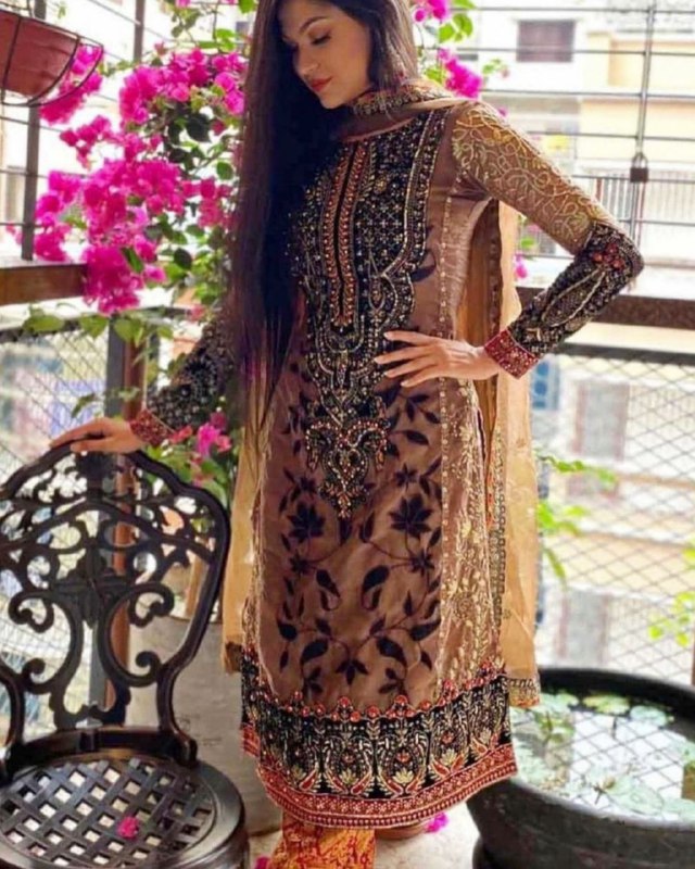 Update more than 153 pakistani heavy embroidery suits best