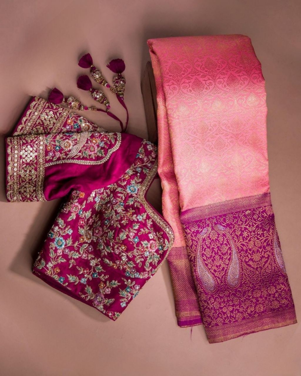 Pink Kanjivaram Silk Saree With Floral Pattern With Blouse (LQVL1025PINK)