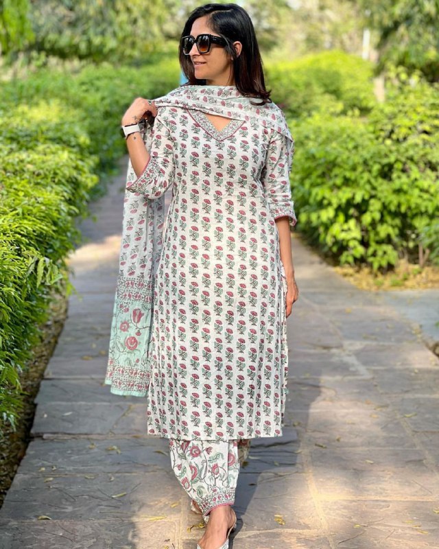 White Pure Georgette Digital Print Salwar Suit With Dupatta