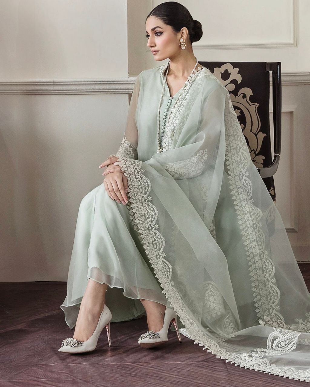 Shop Latest Designer Pakistani Suit - New Pakistani Suit At Peachmode